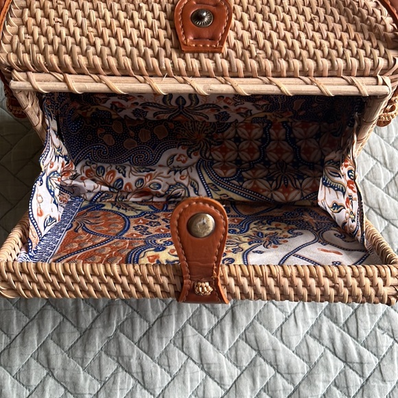 Wicker Purse - Picture 3 of 3